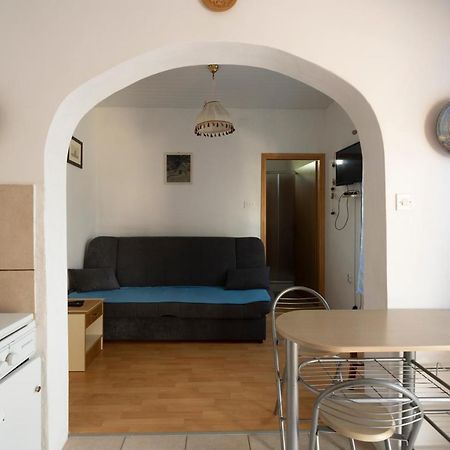 Studio Apartman Ema 2 Gornji Karin Buitenkant foto