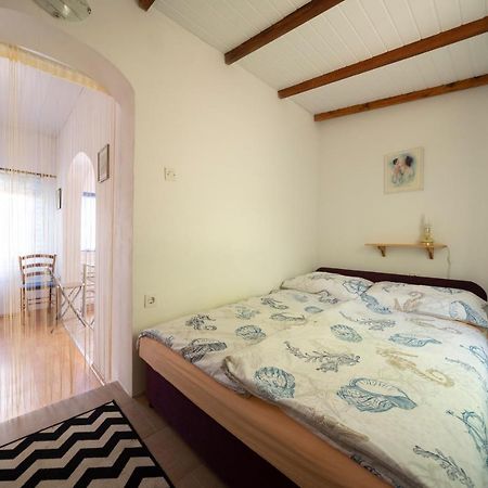 Studio Apartman Ema 2 Gornji Karin Buitenkant foto