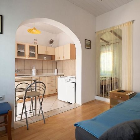 Studio Apartman Ema 2 Gornji Karin Buitenkant foto