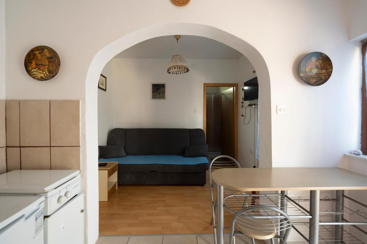 Studio Apartman Ema 2 Gornji Karin Buitenkant foto