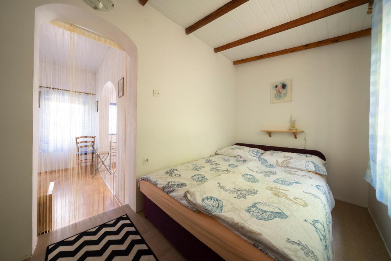 Studio Apartman Ema 2 Gornji Karin Buitenkant foto