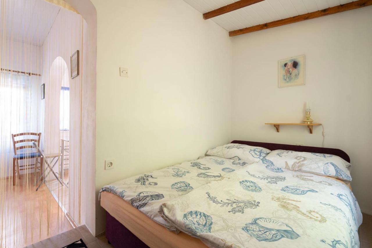 Studio Apartman Ema 2 Gornji Karin Buitenkant foto